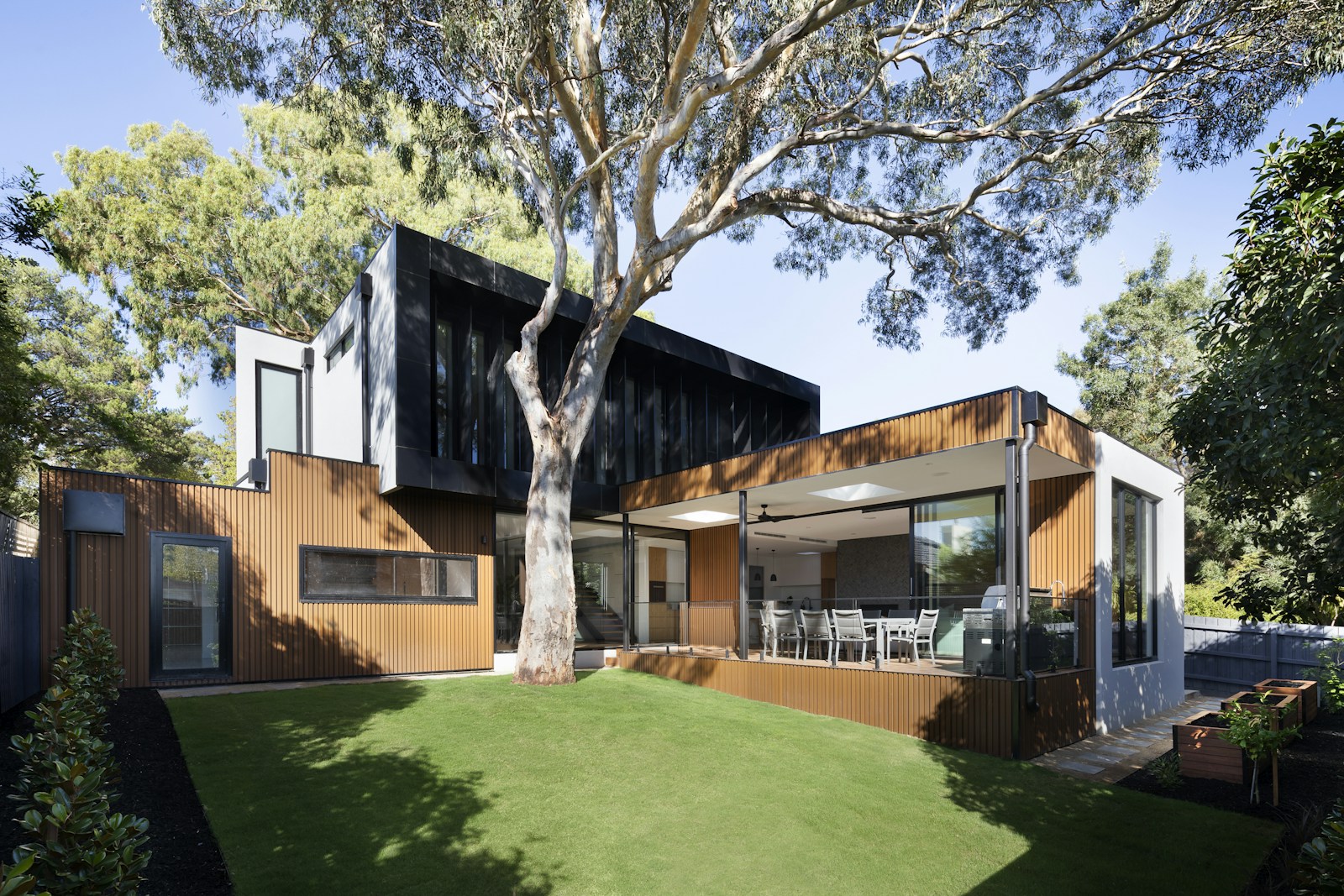 Warm contemporary interior architecture